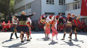 Edremit’te İlköğretim Haftası Coşkuyla Kutlandı