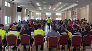 Balıkesir’de Okul Servis Şoförleri ve Rehber Personeline Trafik Eğitimi