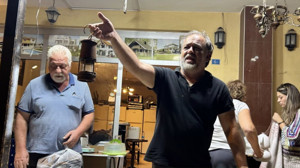 Burhaniye'de Cumartesi Akşamları Açık Artırma Coşkusu