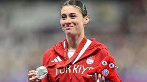 Aysel Önder’den Dünya Rekoru ve Altın Madalya!