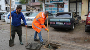 Edremit Belediyesi Ekipleri Yağmura Karşı Teyakkuzda