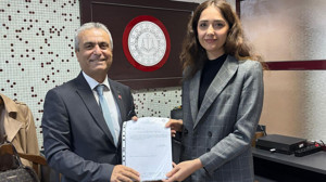 CHP Karesi’de Yeni Dönem Başladı: Yücel Erişen Mazbatasını Aldı