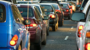 Kara yollarında dikkat! Çalışma yapılan bölgelerde trafik kontrollü ilerliyor