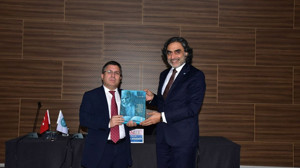 Balıkesir'de Prof. Dr. Halis Aydemir "Gazze: İnsanlığın Ortak Vicdanı" Konferansı Verdi