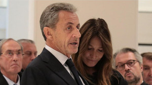 Fransa’nın eski Cumhurbaşkanı Sarkozy yarın cezaevine girecek