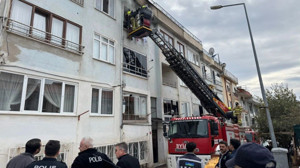 Erdek'te Apartman Yangını: 3. Kattan Gelen Dumanlar Korkuttu!
