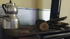 Balıkesir'de Eski Günleri Hatırlatıyor: Sobada Çay