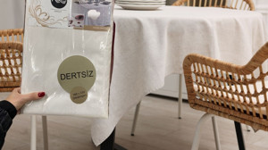 Balıkesir'de "Dertsiz Masa Örtüsü" Gündem Oldu