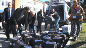 Sındırgı'daki öğrencilere kırtasiye ve spor malzemesi desteği