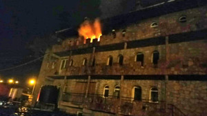 Havran’daki 3 Katlı Binada Korkutan Yangın