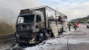 Balıkesir-İzmir Yolunda Tır Yangını