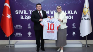 Balıkesirspor Yönetiminden Belgin Uygur'a Ziyaret