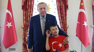 Cumhurbaşkanı Erdoğan, “Nefret Etme, Kek Yap” Kampanyasıyla Tanınan Harris’i Kabul Etti