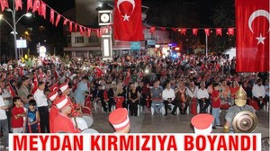 MEYDAN KIRMIZIYA BOYANDI