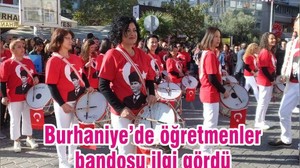 Burhaniye’de öğretmenler bandosu ilgi gördü
