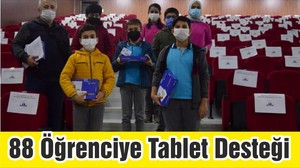 Edremit’te 88 Öğrenciye Tablet Desteği