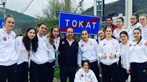 AYVALIK YARI FİNALDE ELENDİ