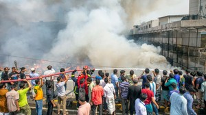 Bangladeş’te çarşıda büyük yangın