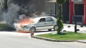 Bandırma'da Otomobil Alev Topuna Döndü