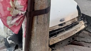 Edremit'te Kaza! Son Durağı Elektrik Direği Oldu