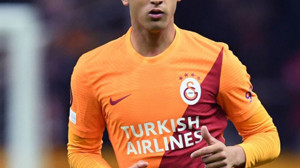 Fenerbahçe Eski Galatasaraylı Futbolcuyu Kadrosuna Katıyor