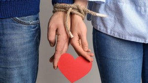 Bir İlişkide Bağımlılık Nedir?