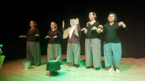 5 Köylü Kadın Tiyatro Gösterileriyle Ayvalık'ta