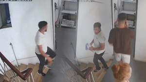Film Gibi Olay : Kargocu Yalanıyla Paketleri Toplayıp Çaldılar
