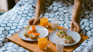 Sabahları Neden Aç Uyanırız?