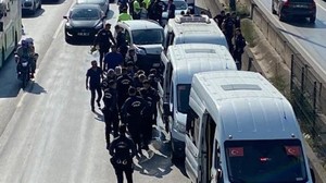 Çevik Kuvvet Ekibi Zincirleme Kazaya Karıştı