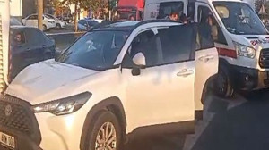 Kırmızı Işıkta Otobüse Çarptı! 1 Yaralı