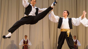 Yunan Geleneklerinin Ritmik Yansıması