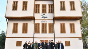 Kazak Gazeteciler Karesi Atatürk Evi'nde