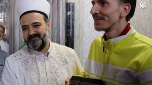 Gezmeye Gelen Sırp Turist Müslüman Oldu..