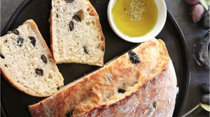 Balıkesir Zeytininin Eşsiz Lezzetiyle Buluşan Ekmek!