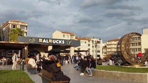 Balıkesirli Vatandaşlar Sokaklara Akın Etti