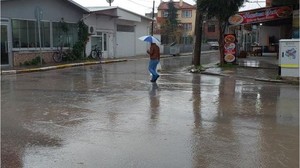 Balıkesir Hafta Sonuna Yağışla Başladı