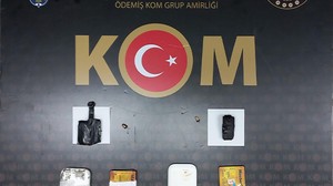 Başkasının yerine ehliyet sınavına girdiler, Üzerindeki düzenek şaşırttı