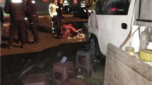 Köfte Ekmekçide Can Pazarı! Tır Müşterilerin Arasına Daldı