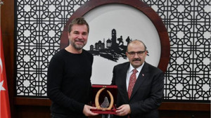 Oyuncu Engin Altan Düzyatan Vali Ustaoğlu'nu Ziyaret Etti