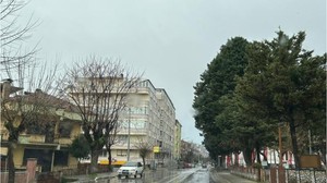 Balıkesir’de Karla Karışık Yağmur Yağışı Başladı