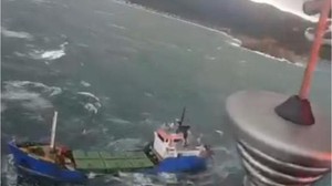 Balıkesir'de Sürüklenen Gemi Mürettebatı Kurtarıldı