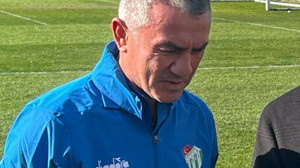 Bursaspor'un yeni teknik direktörü Ümit Şengül oldu