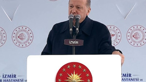 Cumhurbaşkanı Erdoğan, "Önümüzdeki ay kamuya 15 bini hemşire olmak üzere 35 bin sağlık personeli daha alıyoruz."