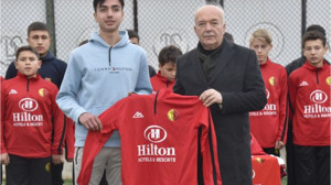 İlkay Gündoğan'ın Dursunbey Futboluna Desteği Sürüyor