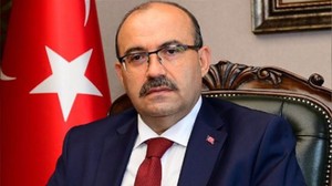 Vali Ustaoğlu: 'Milletimizin başı sağ olsun'
