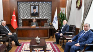 Vali Ustaoğlu Susurluk İlçe Yöneticilerini Ağırladı