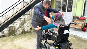 Yerli Araç TOGG ile Akülü Aracı Teslim Ettiler