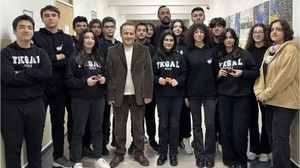 Lise Öğrencilerinden Anahtarlık Şeklinde 'Deprem Kiti'