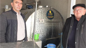 Büyükşehir Kooperatife Süt Soğutma Tankı Hibe Etti